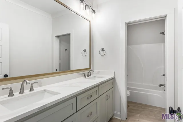 $2,900 | 10758 Moss Grove Lane, Baton Rouge, LA 70810