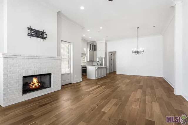 $2,900 | 10758 Moss Grove Lane, Baton Rouge, LA 70810