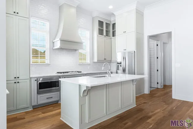 $2,900 | 10758 Moss Grove Lane, Baton Rouge, LA 70810