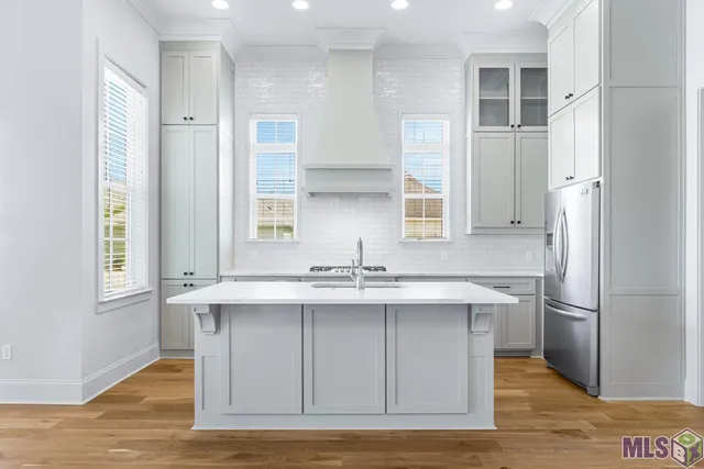 $2,900 | 10758 Moss Grove Lane, Baton Rouge, LA 70810