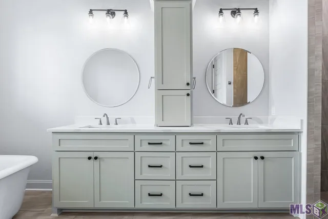 $2,900 | 10758 Moss Grove Lane, Baton Rouge, LA 70810