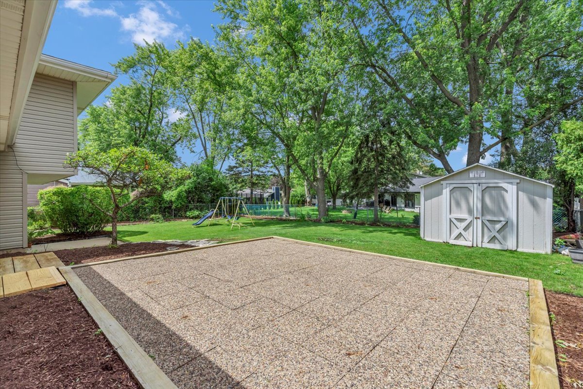 1820 Claremont Road Hoffman Estates, IL 60169 - Photo 30 of 33