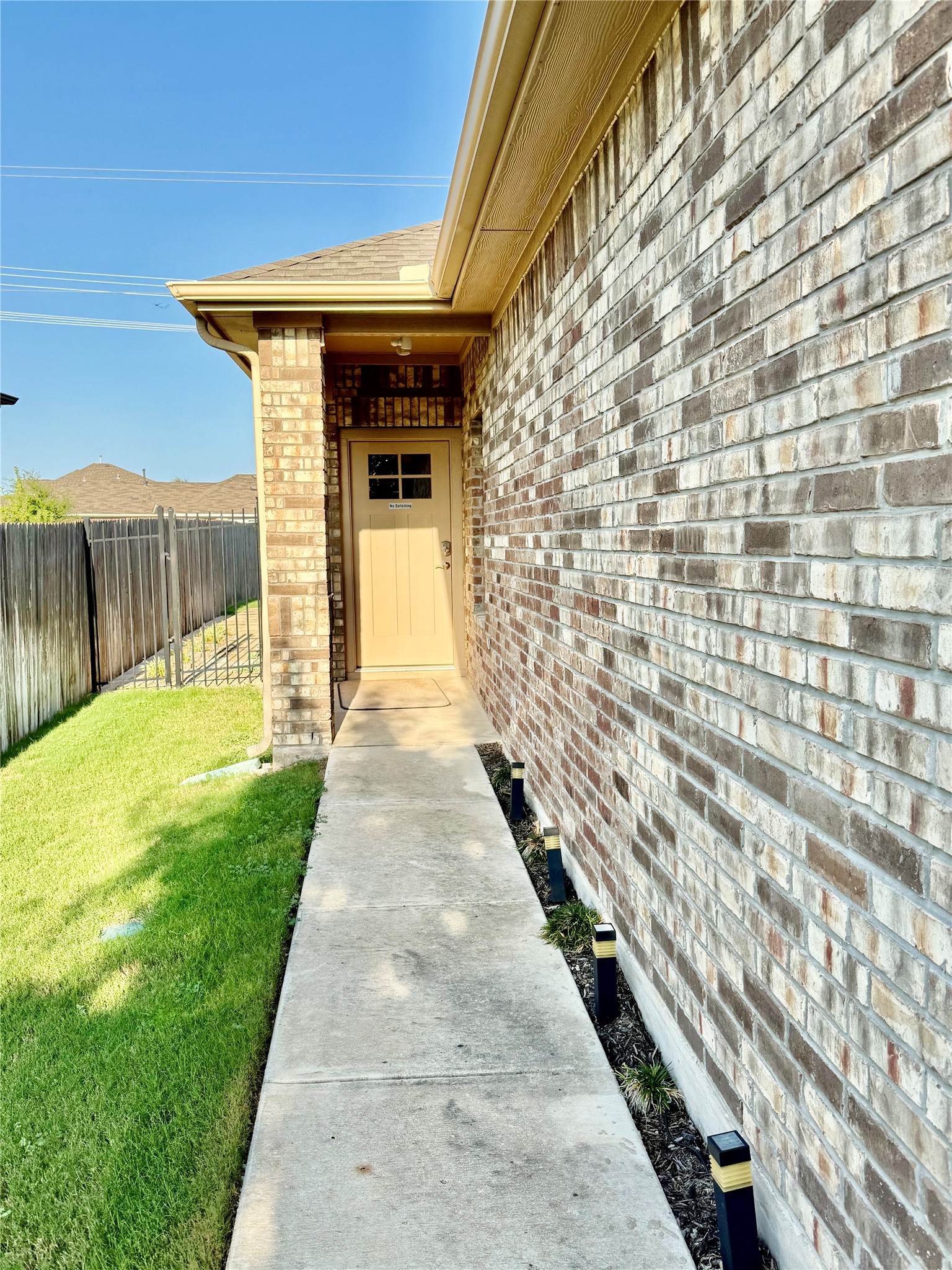 305 Rusk Bluff Avenue Leander, TX 78641 - Photo 7 of 34 Front Entry