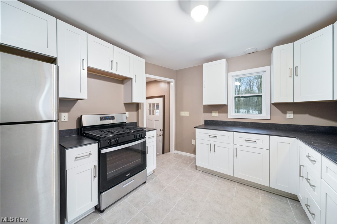 9929 Chardon Road Chardon, OH 44024 - Photo 4 of 35 All appliances!