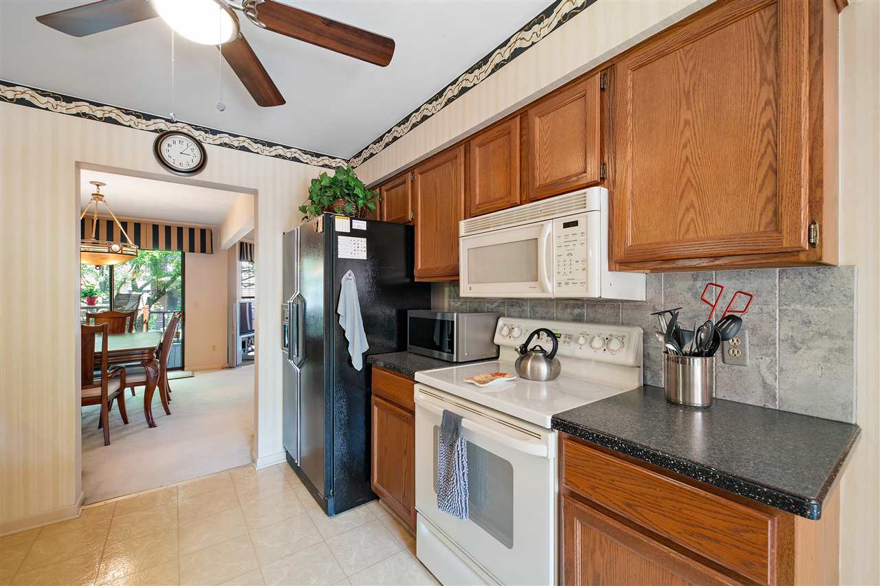 1805 Thomas Rochester, MI 48309 - Photo 12 of 42 50048489-11.JPG