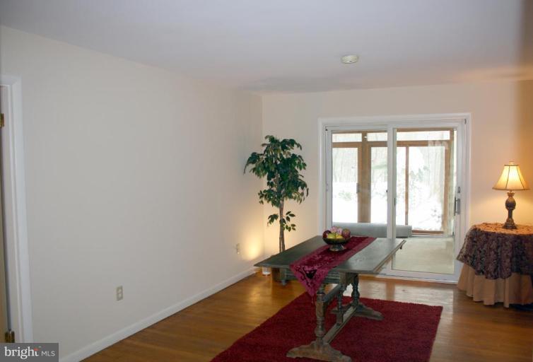1701 Red Oak Circle Reston, VA 20190 - Photo 3 of 17 Dining Room