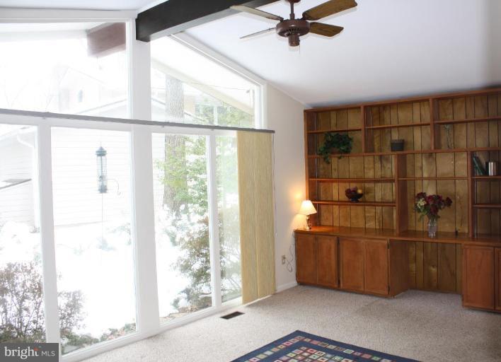 1701 Red Oak Circle Reston, VA 20190 - Photo 7 of 17 Family Room