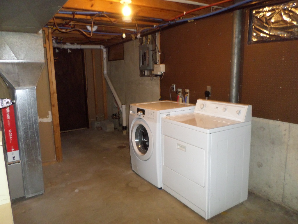 1306 Washington Street Rochester, IN 46975 - Photo 12 of 13 Gallery Image 12
