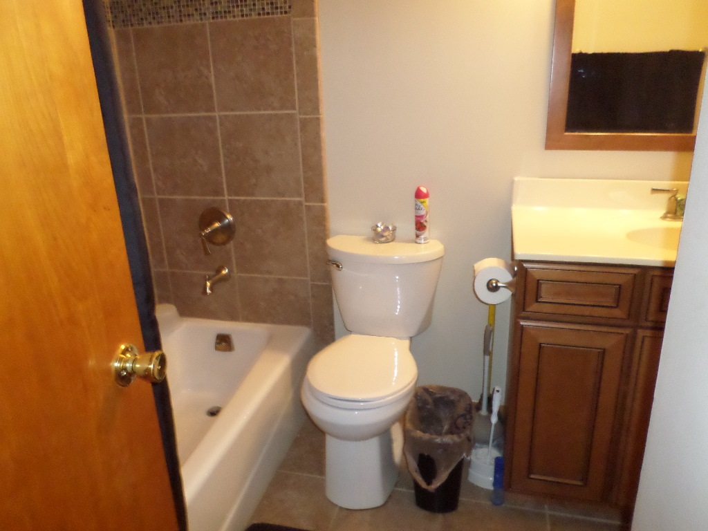 1306 Washington Street Rochester, IN 46975 - Photo 4 of 13 Gallery Image 4
