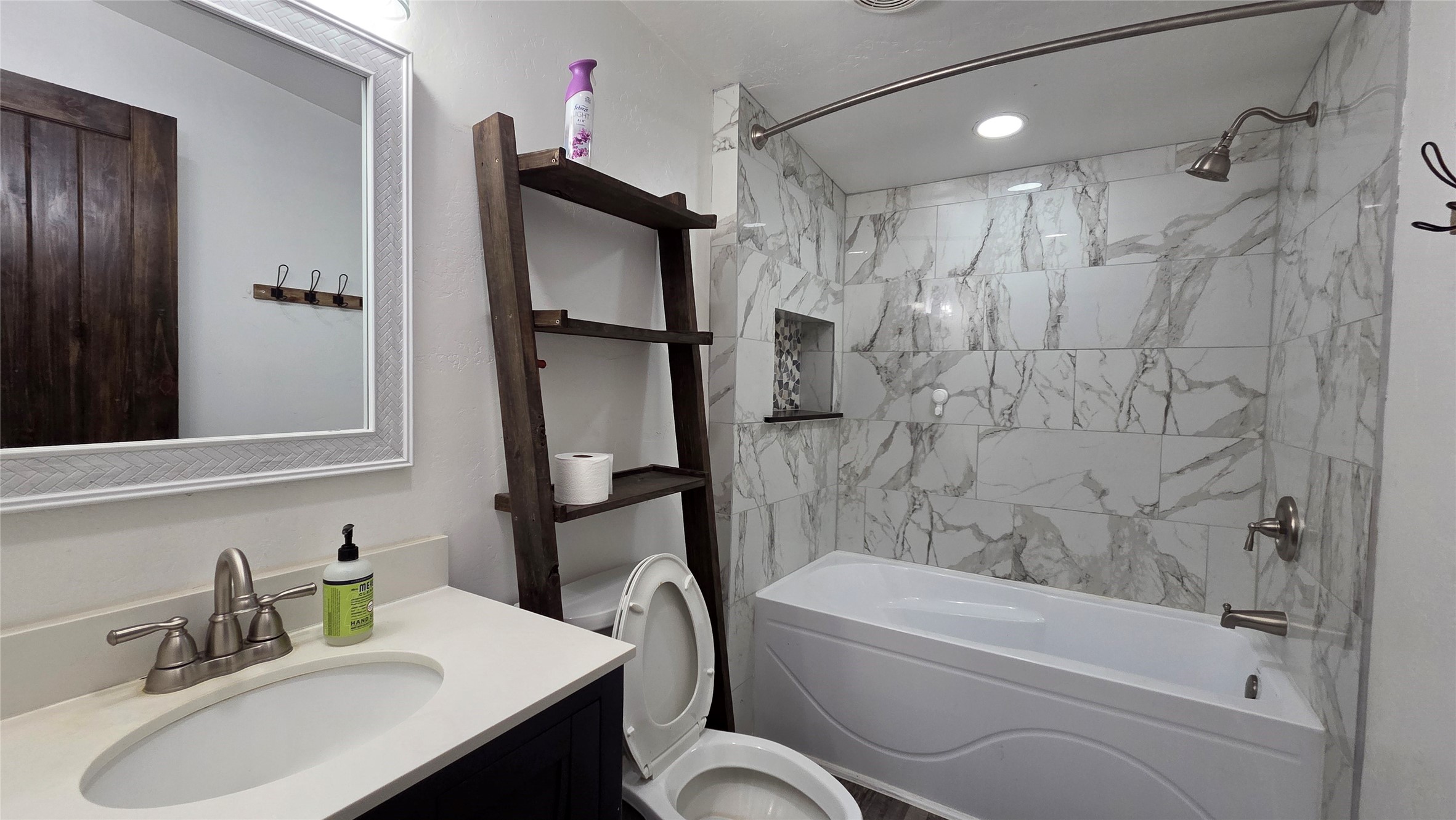 21150 Arnsworth Road Montgomery, TX 77356 - Photo 15 of 16 a bathroom with a sink toilet and shower