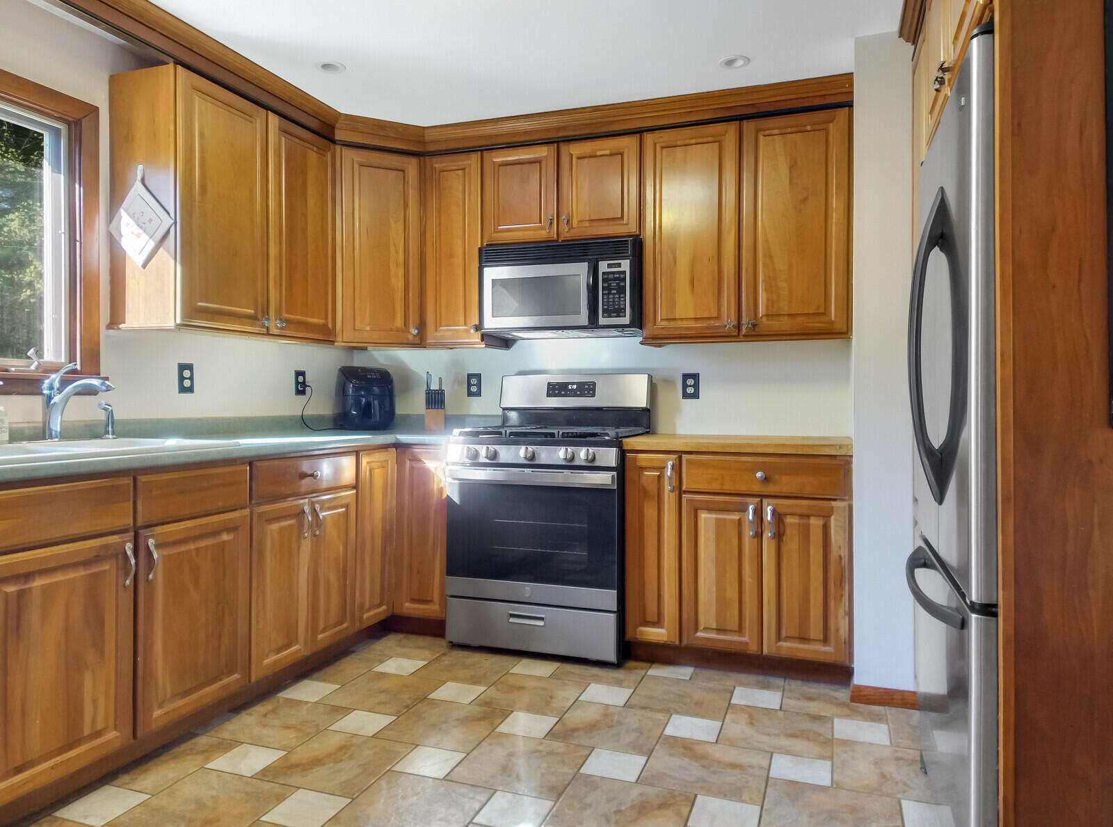 57 Wescott Road Gorham, ME 04038 - Photo 11 of 53 11