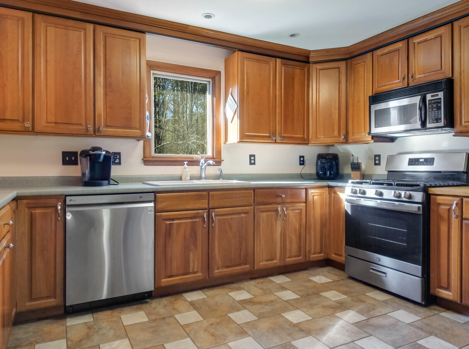 57 Wescott Road Gorham, ME 04038 - Photo 10 of 53 10