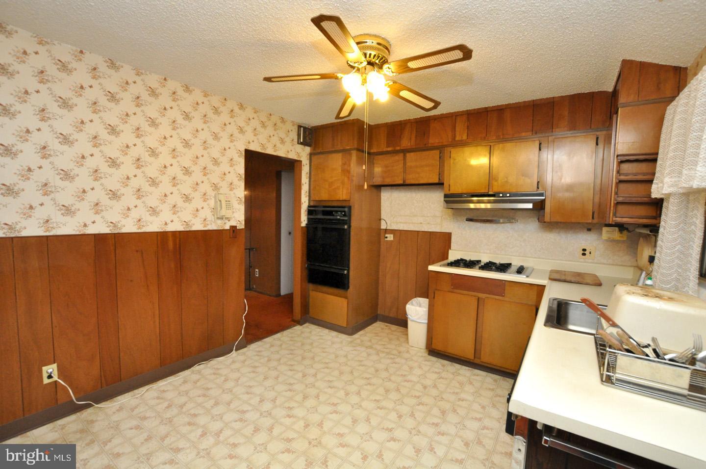 218 Downing Road Somerdale, NJ 08083 - Photo 11 of 28 KITCHEN
