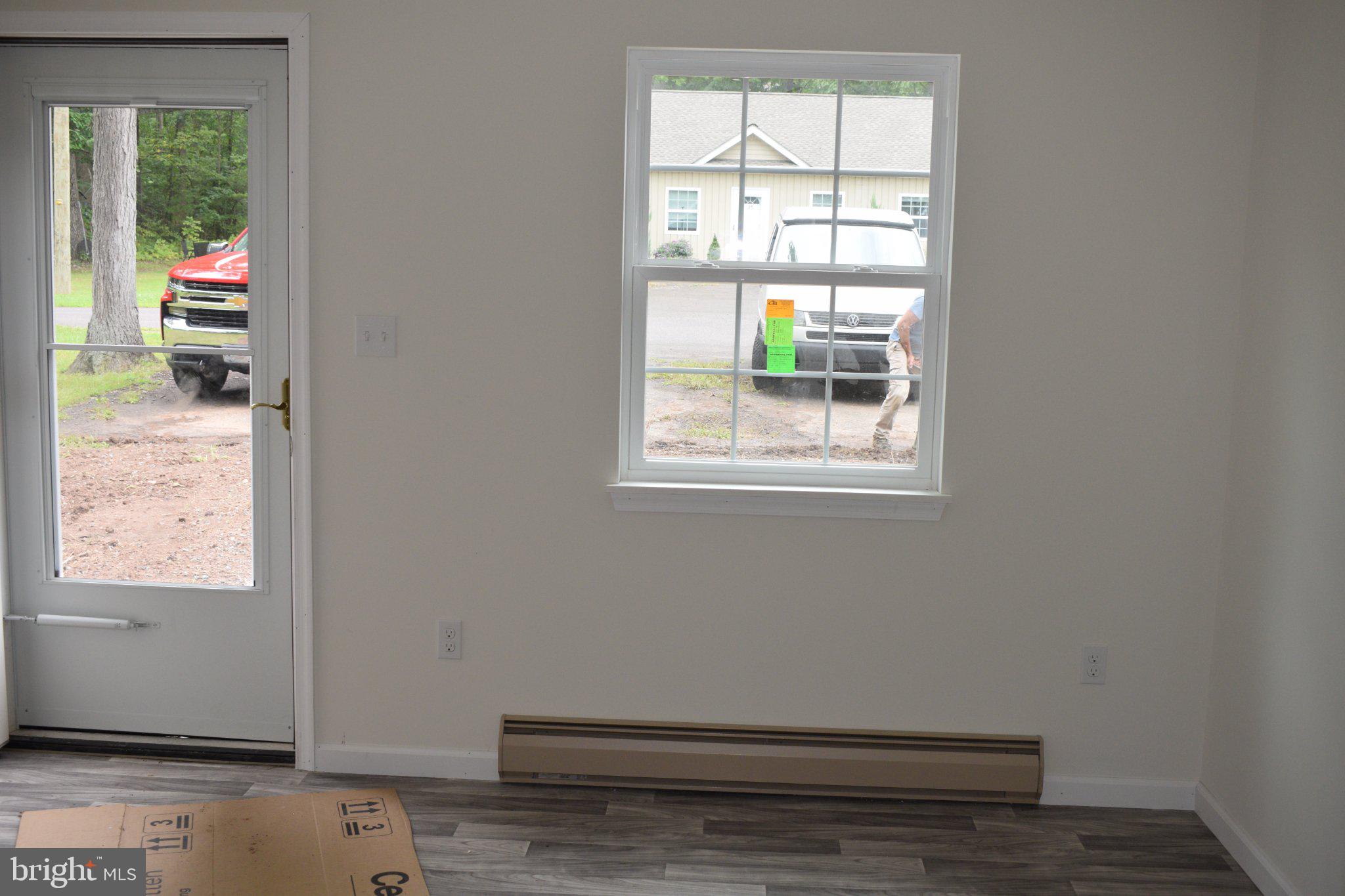 2101 Hill Road, Unit 40 Sellersville, PA 18960 - Photo 3 of 18 Living Room