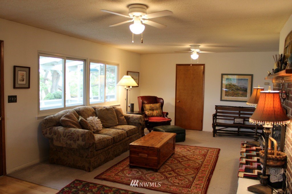1840 Lawrence Road Ellensburg, WA 98926 - Photo 3 of 24 Gallery Image 3