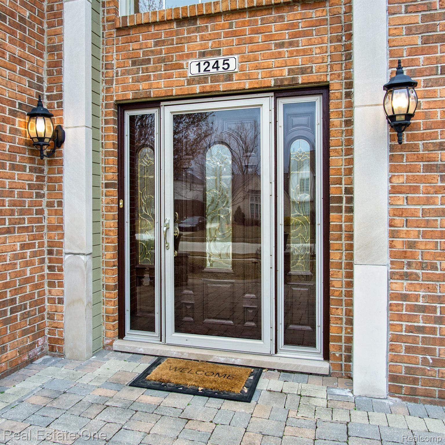 1245 Rothwell Drive Troy, MI 48084 - Photo 39 of 52 1245-Rothwell-Dr-05.JPG