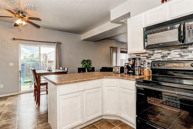 2024 Reed Grass Way Colorado Springs, CO 80915 - Photo 7 of 30