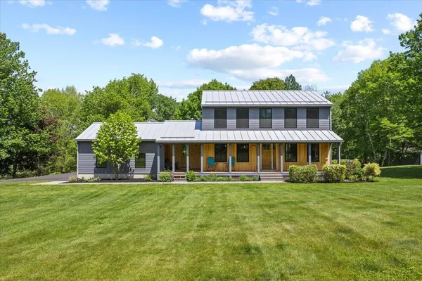 $950,000 | 7 Breezy Hill Lane, Falmouth, ME 04105