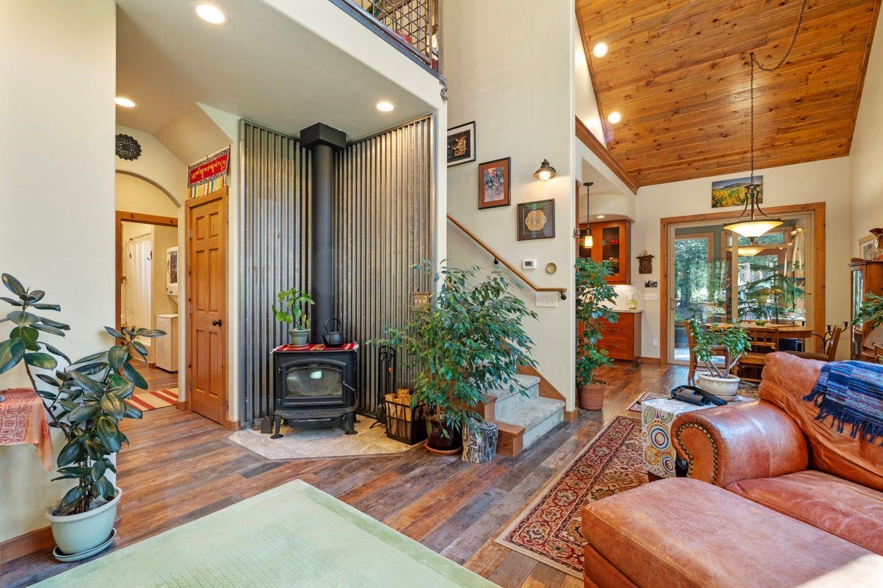 305 Mountain View Road Calpine, CA 96124 - Photo 8 of 28