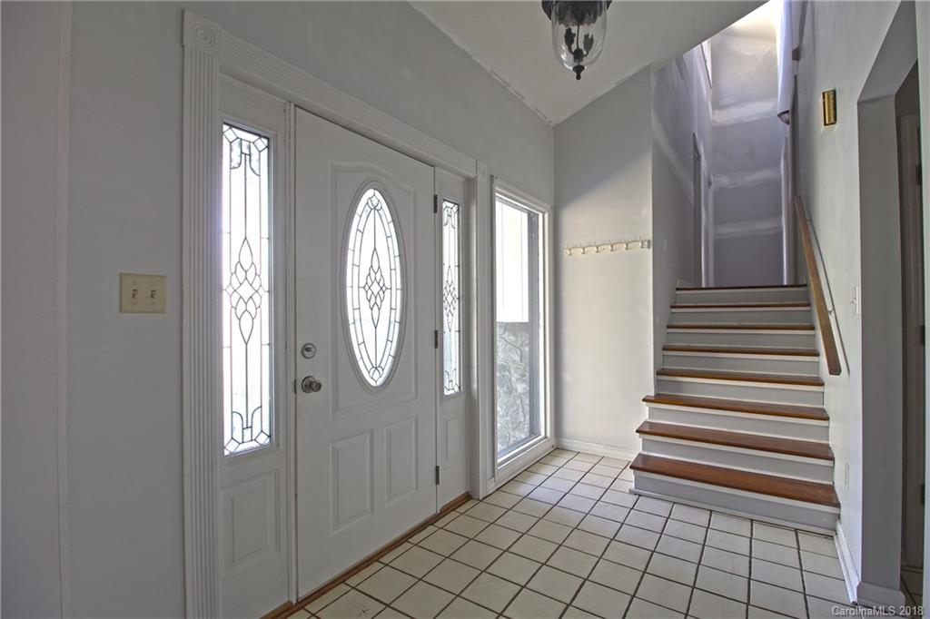 383 English Road Spruce Pine, NC 28777 - Photo 3 of 28 Gallery Image 3