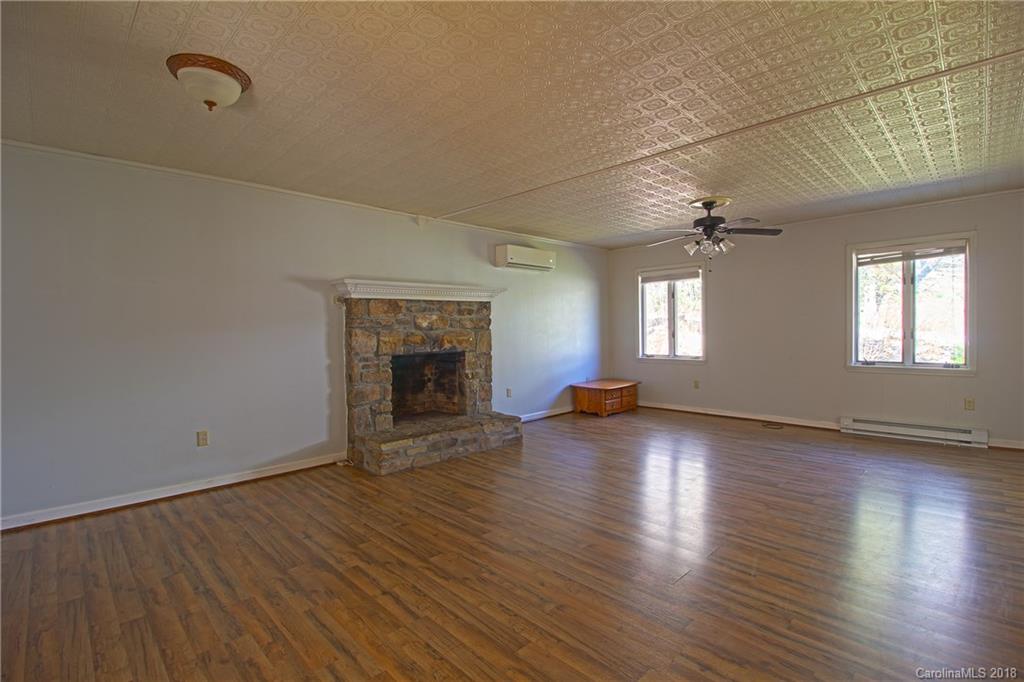 383 English Road Spruce Pine, NC 28777 - Photo 4 of 28 Gallery Image 4