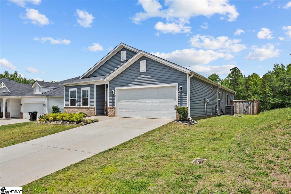 152 Walking Stick Way Pelzer, SC 29669 - Photo 2 of 27 Gallery Image 2