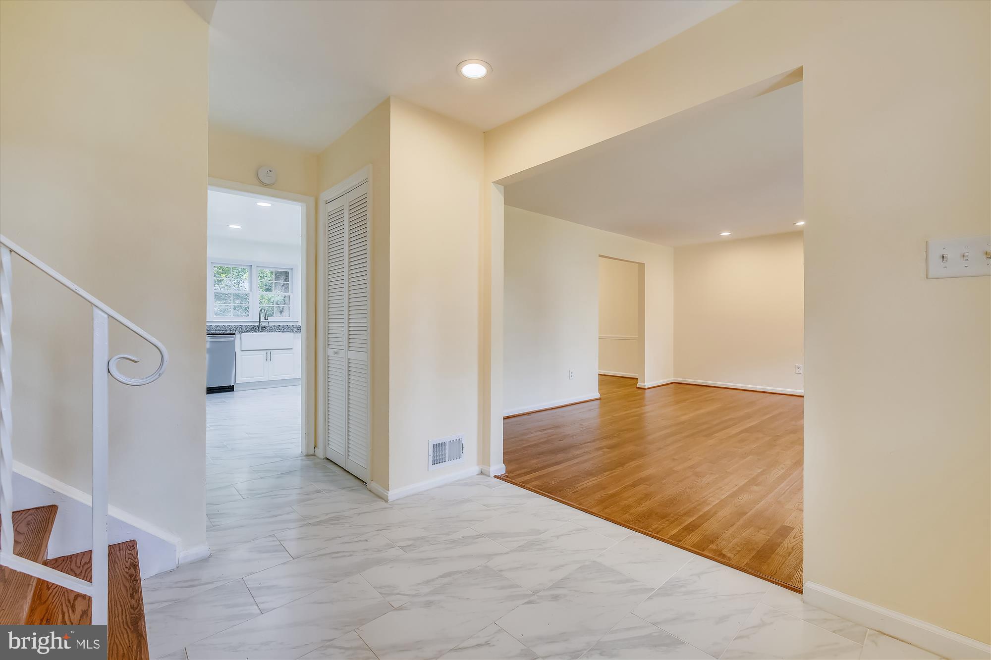 1704 Billman Lane Silver Spring, MD 20902 - Photo 4 of 30 Foyer