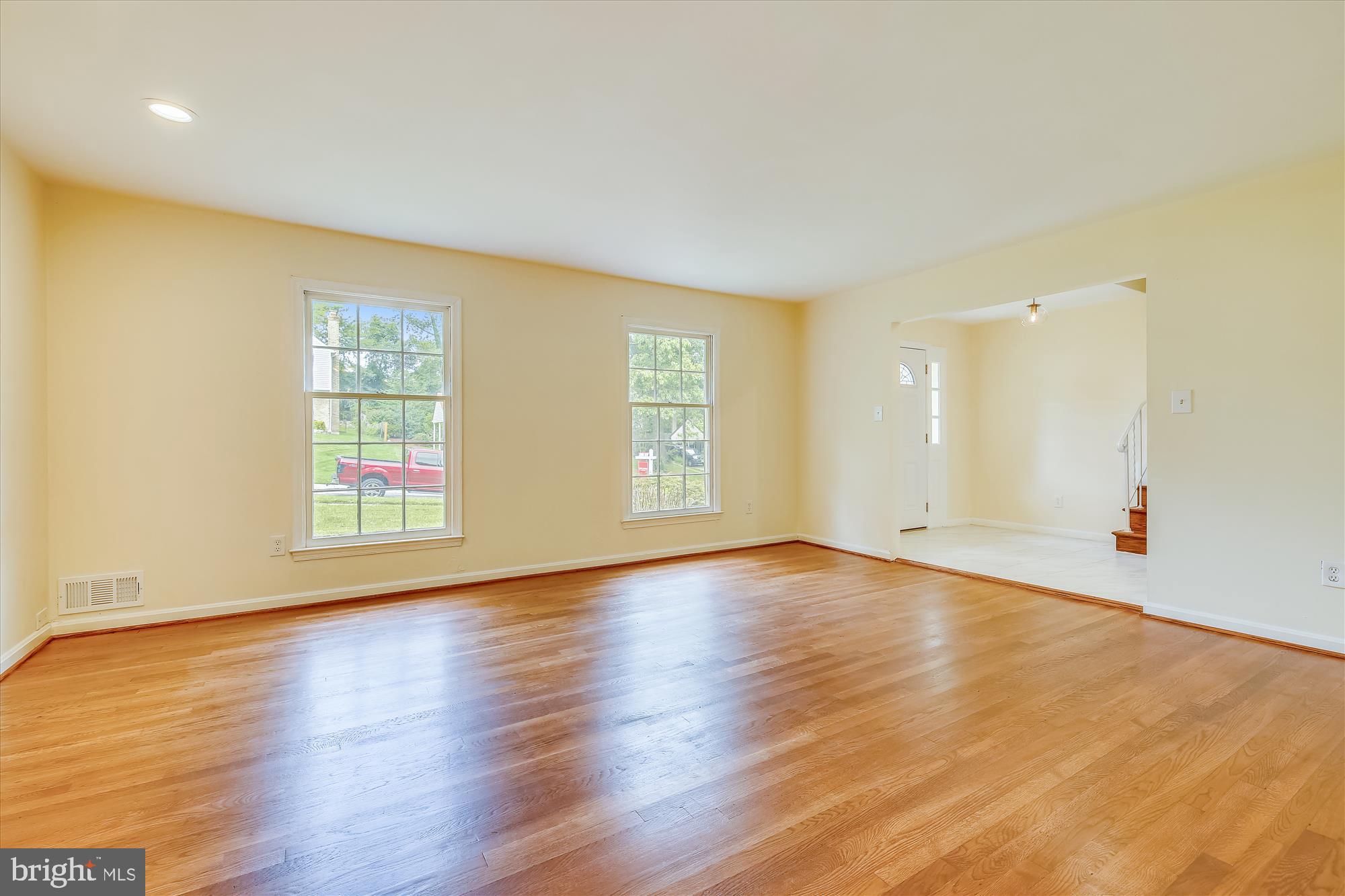 1704 Billman Lane Silver Spring, MD 20902 - Photo 6 of 30 Living Room