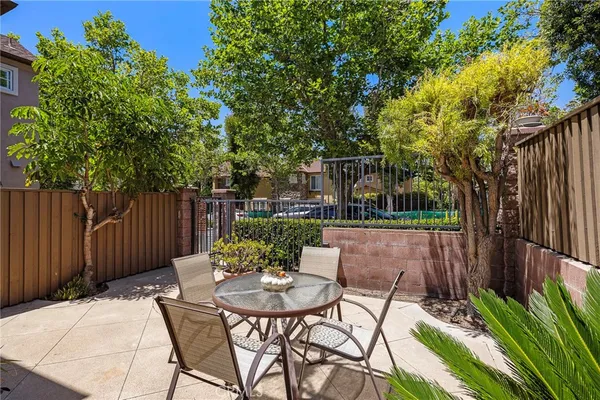 $880,000 | 18 Amesbury Court, Ladera Ranch, CA 92694