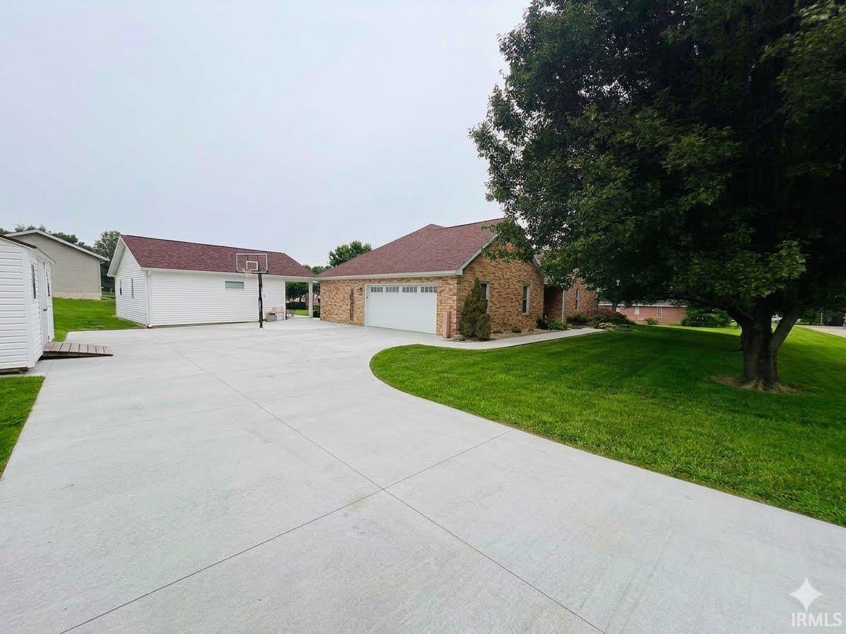 4 White Ridge Court Washington, IN 47501 - Photo 2 of 40