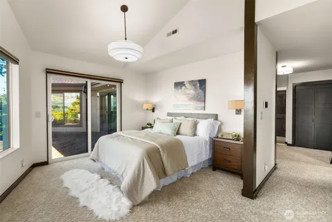 $2,450,000 | 10847 Bill Point Bluff Northeast, Bainbridge Island, WA 98110