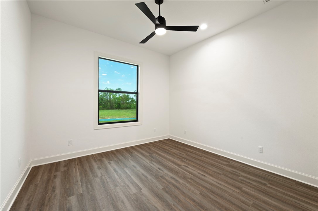 4602 Wesson Drive Bryan, TX 77808 - Photo 37 of 50 Guest bedroom #4