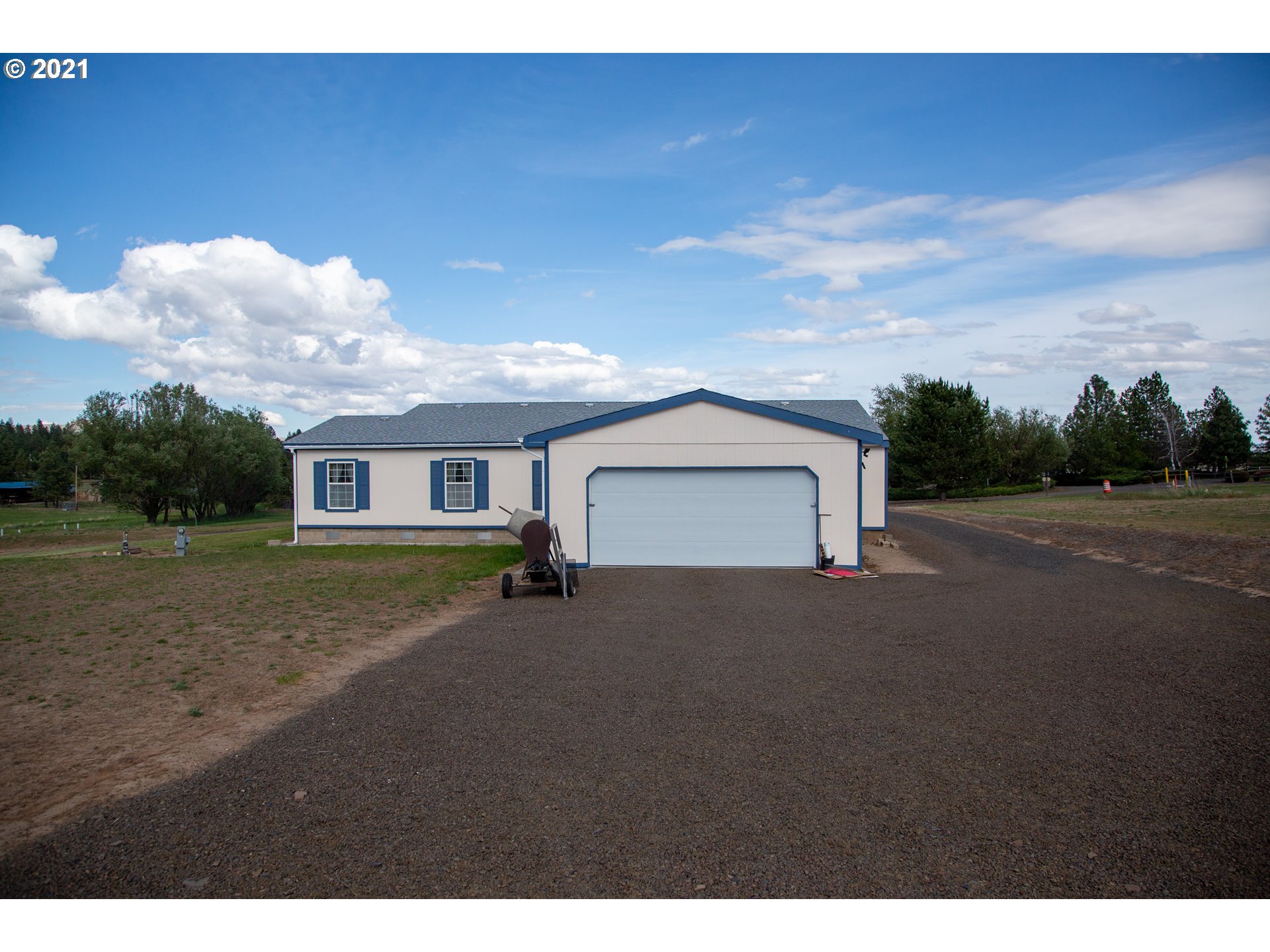323 South Wayne Road Tygh Valley, OR 97063 - Photo 6 of 27 Gallery Image 6