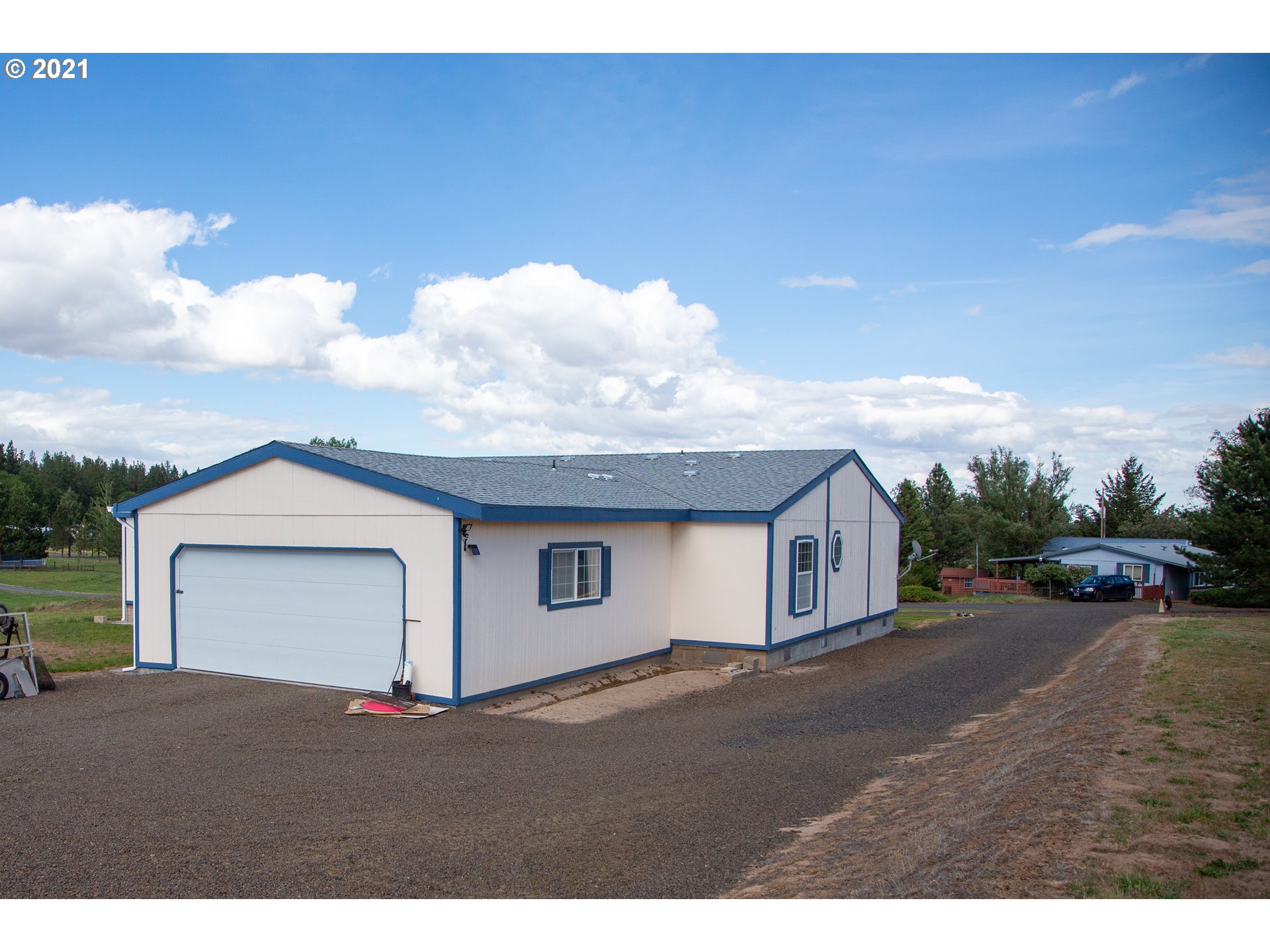 323 South Wayne Road Tygh Valley, OR 97063 - Photo 7 of 27 Gallery Image 7