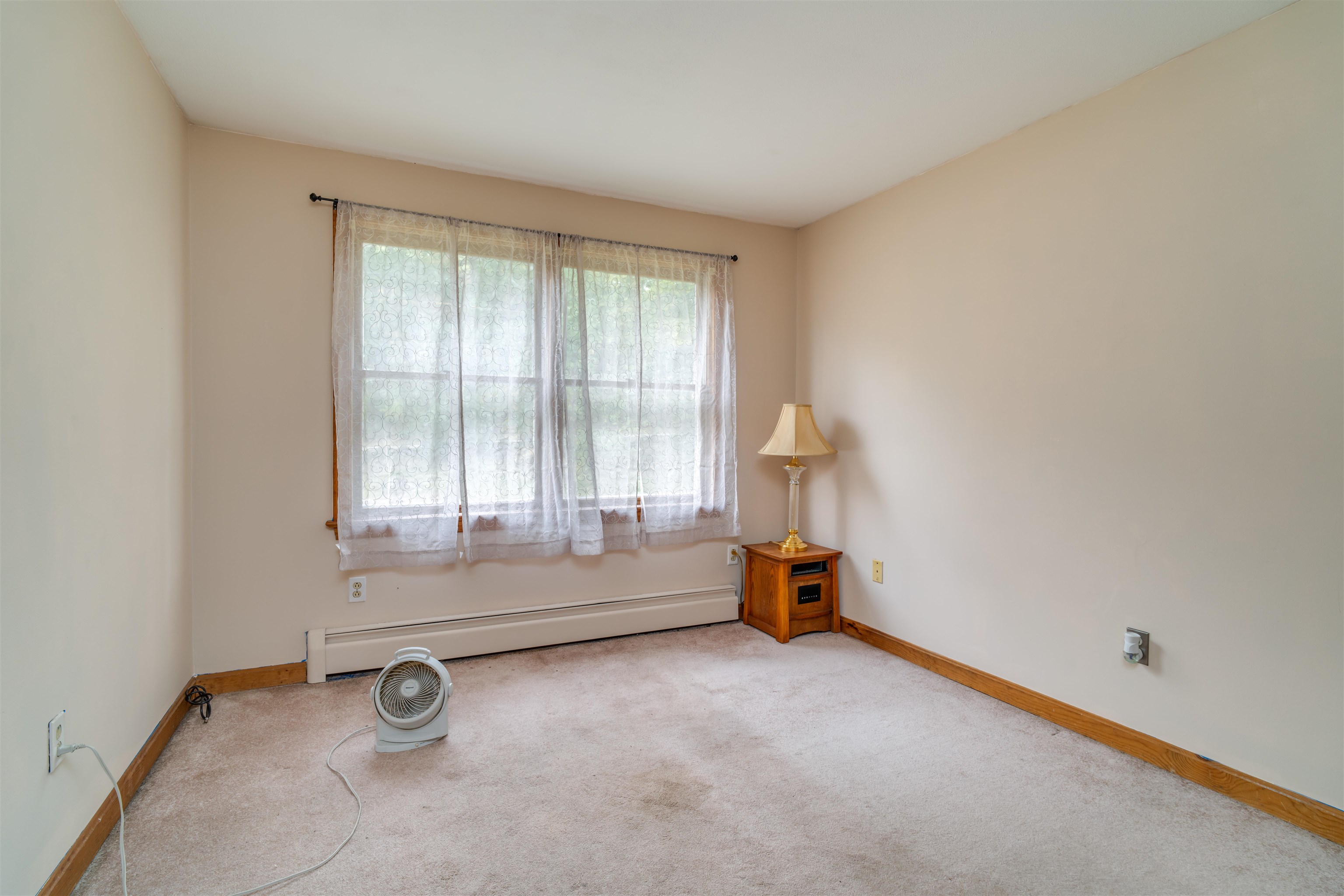 56 Estes Road Rochester, NH 03839 - Photo 6 of 31