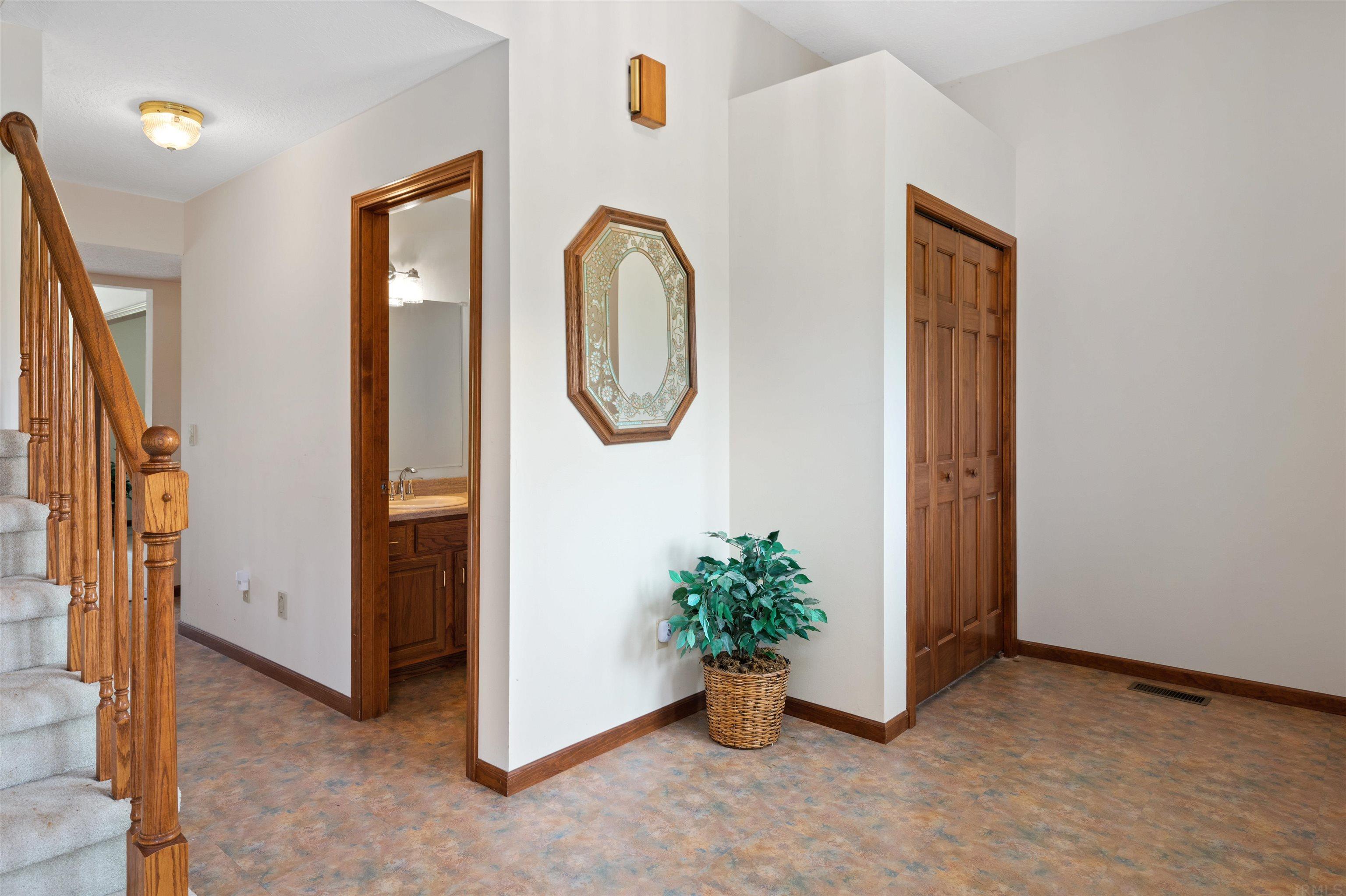 11313 Trentman Road Fort Wayne, IN 46816 - Photo 4 of 17 Gallery Image 4