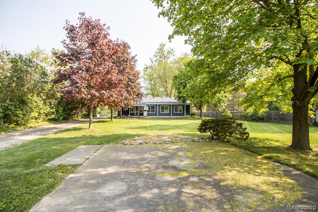2142 West Ray Road Fenton, MI 48430 - Photo 50 of 52