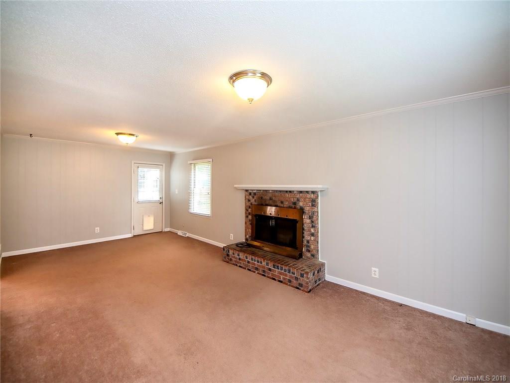 7000 Porterfield Road Charlotte, NC 28226 - Photo 3 of 17