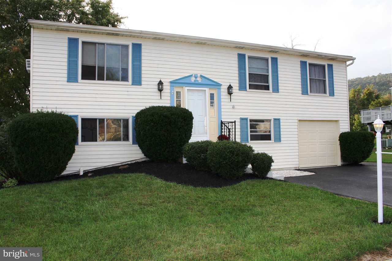 2720 Colonial Road Harrisburg, PA 17112 - Photo 1 of 24 Gallery Image 1