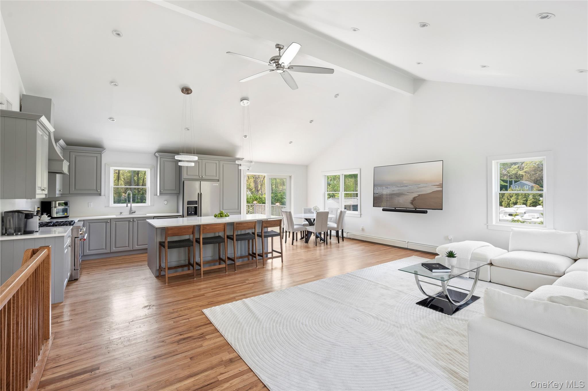 78 North Road, Unit B Hampton Bays, NY 11946 - Photo 5 of 19