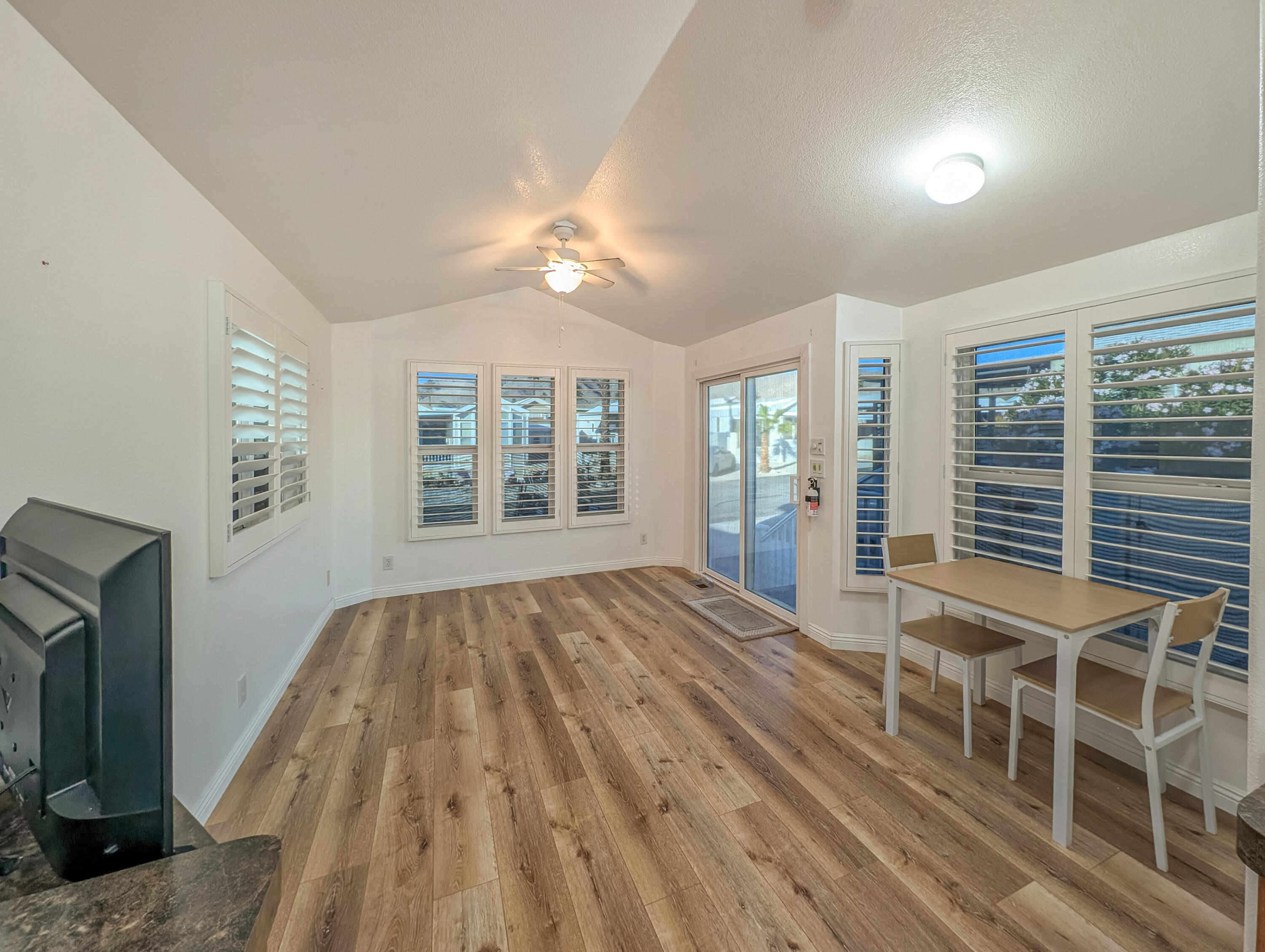 70200 Dillon Road, Unit 2 Desert Hot Springs, CA 92241 - Photo 10 of 24 08a