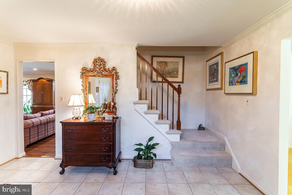 11905 Viewcrest Terrace Silver Spring, MD 20902 - Photo 4 of 68 Foyer