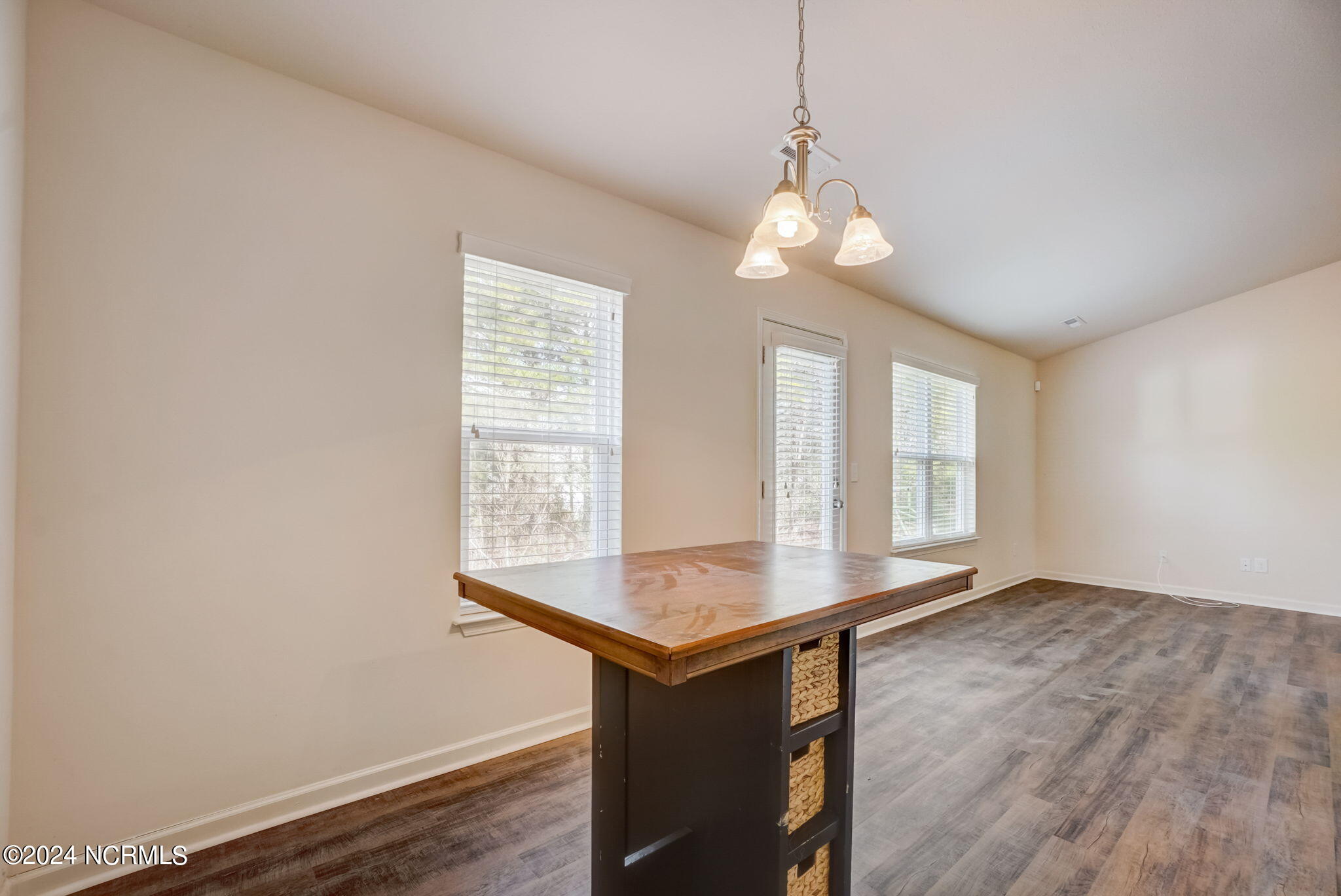 6809 Planting Court Raleigh, NC 27610 - Photo 14 of 35 14-web-or-mls-Planting Ct-012