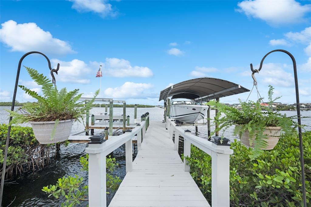 6605 Seabird Way Apollo Beach, FL 33572 - Photo 44 of 52 a front view of a house with garden