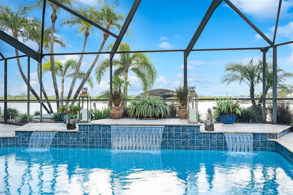 6605 Seabird Way Apollo Beach, FL 33572 - Photo 10 of 52 a view of house with a street