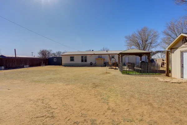 $265,000 | 1822 South 3rd Street, Tahoka, TX 79373