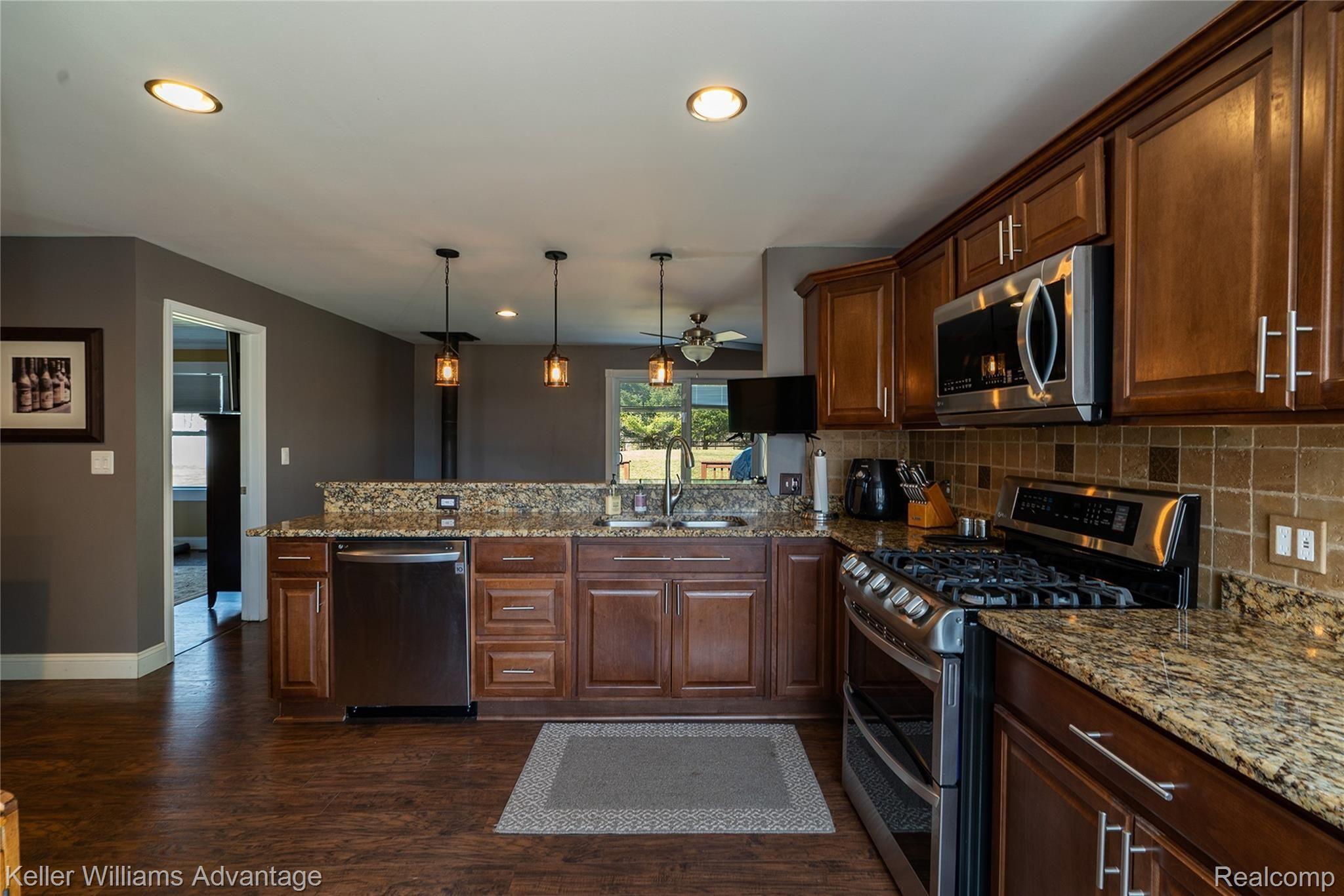 6157 East Clyde Road Howell, MI 48855 - Photo 3 of 46 EClydeRd_6157_Kitchen 5.jpg