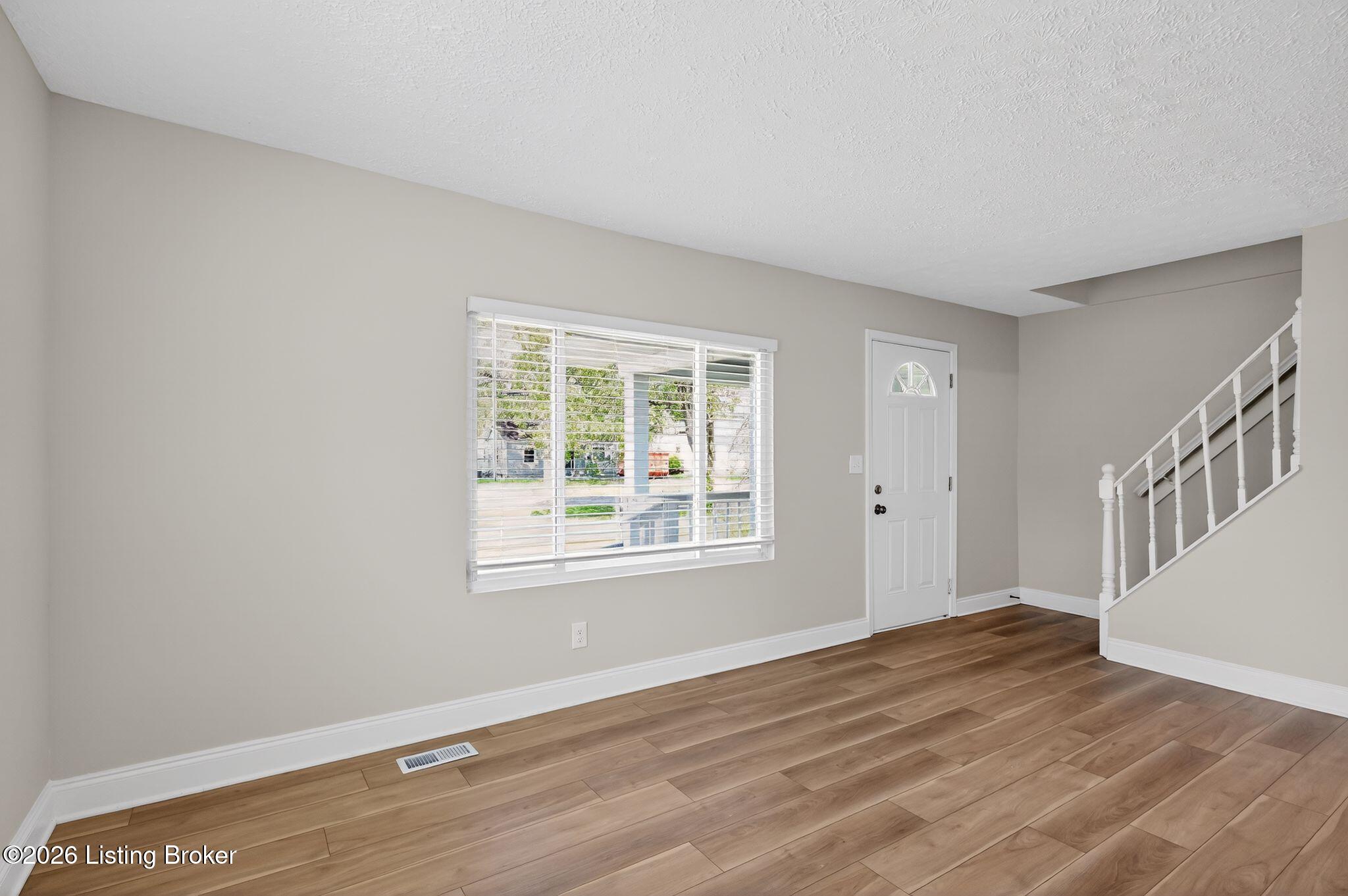 2418 Donna Road Louisville, KY 40216 - Photo 2 of 25 11_2418_Donna_Rd_Louisville_KY_40216_USA