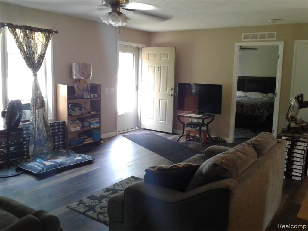 2002 Riley Road Caro, MI 48723 - Photo 9 of 17