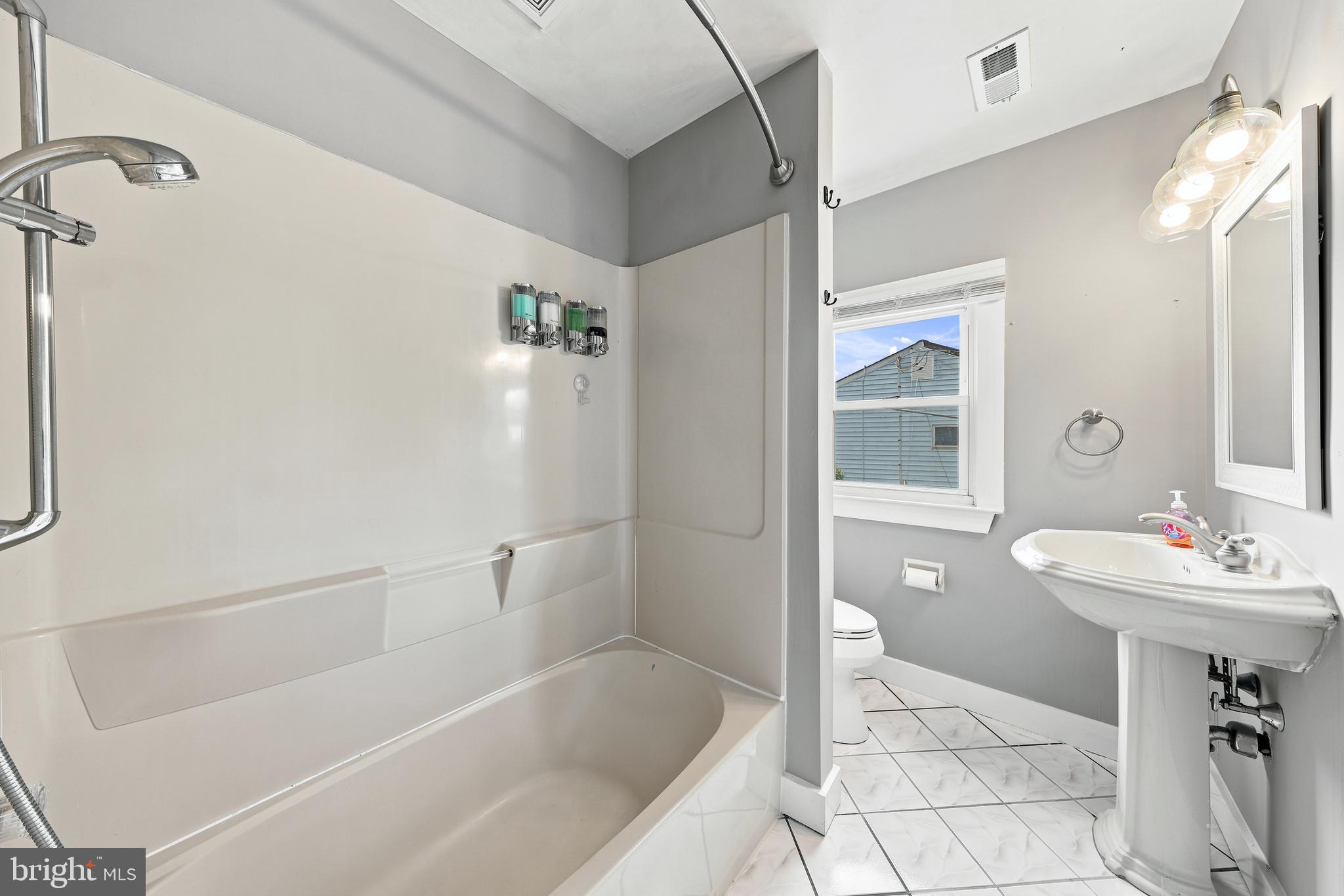 14 Buttonwood Road Stratford, NJ 08084 - Photo 24 of 35